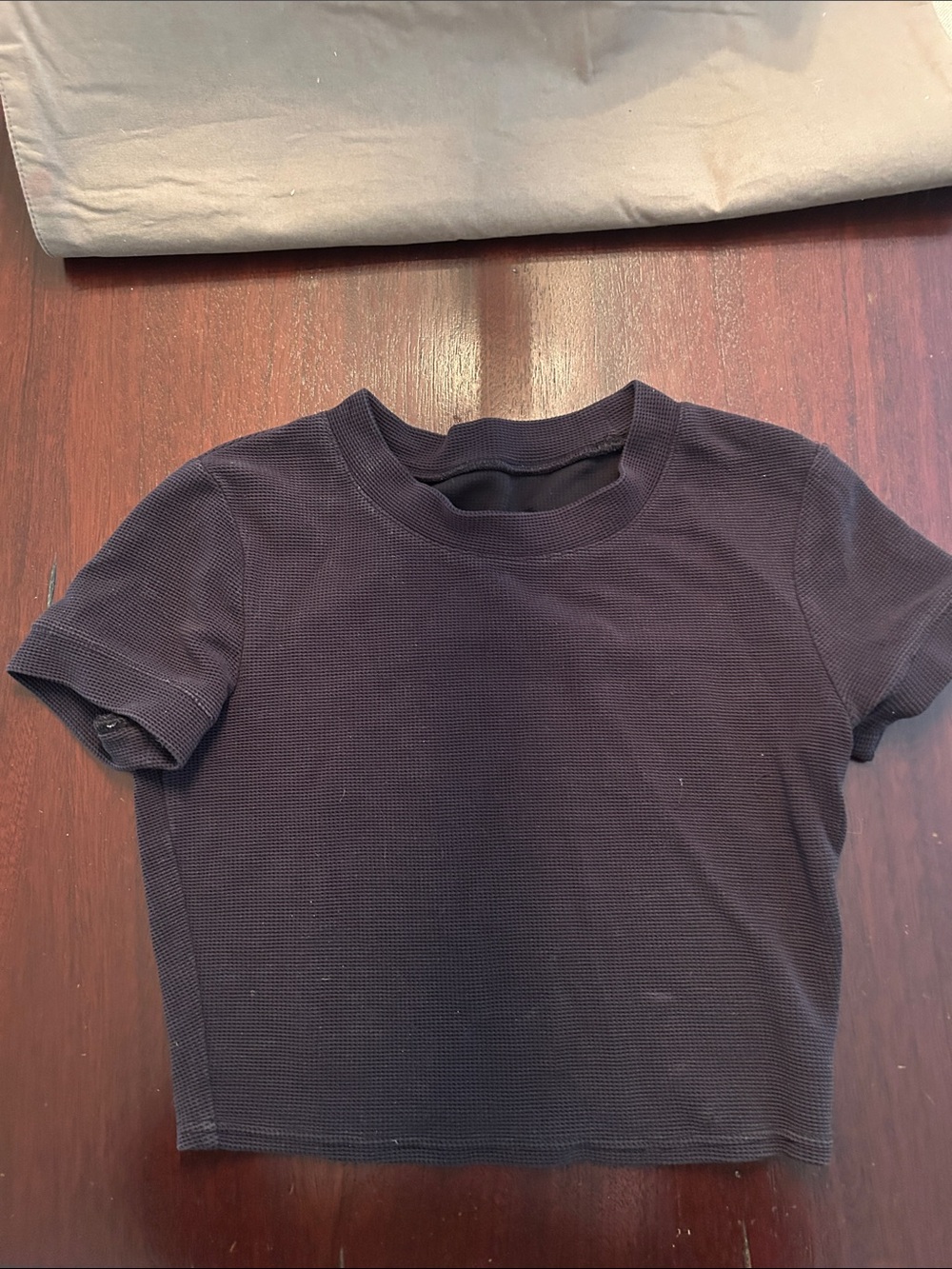 Alo Short Sleeve Ribbed Crop Top waffle tee- Black xs